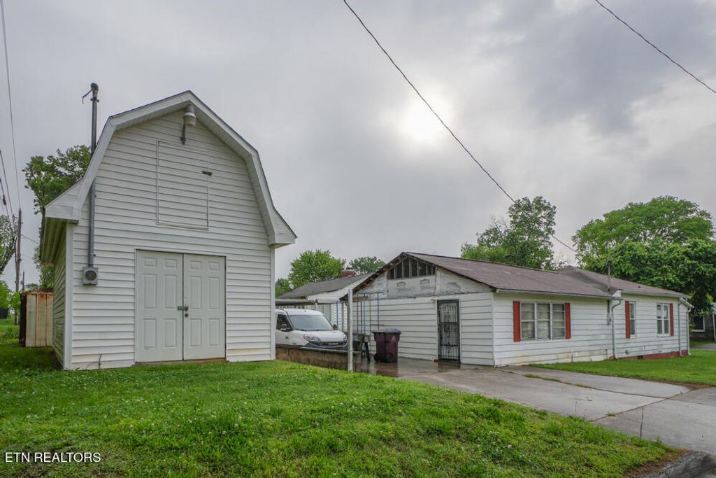 Photo of 863 Cedar St, Alcoa, TN 37701 (MLS # 1299167)