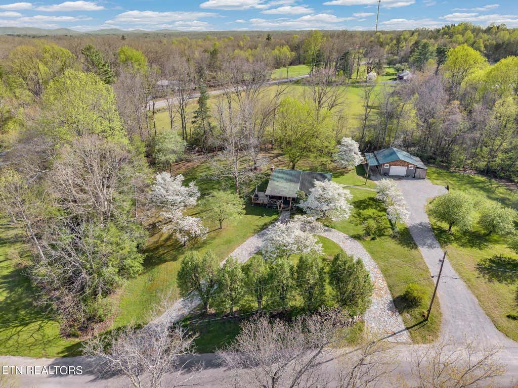 Photo of 31 Wayfarer Lane, Crossville, TN 38572 (MLS # 1349877)