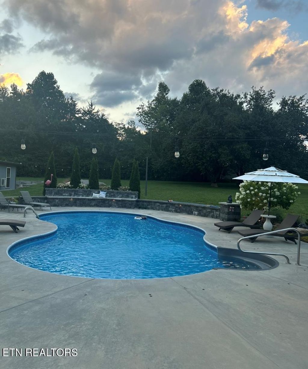 Photo of 6081 Buck Mountain Road N Of Rd, Cookeville, TN 38506 (MLS # 1327173)