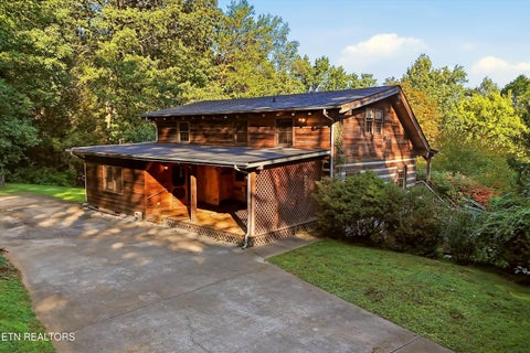 Photo of 1027 N Sequoyah Drive, Friendsville, TN 37737 (MLS # 1357515)