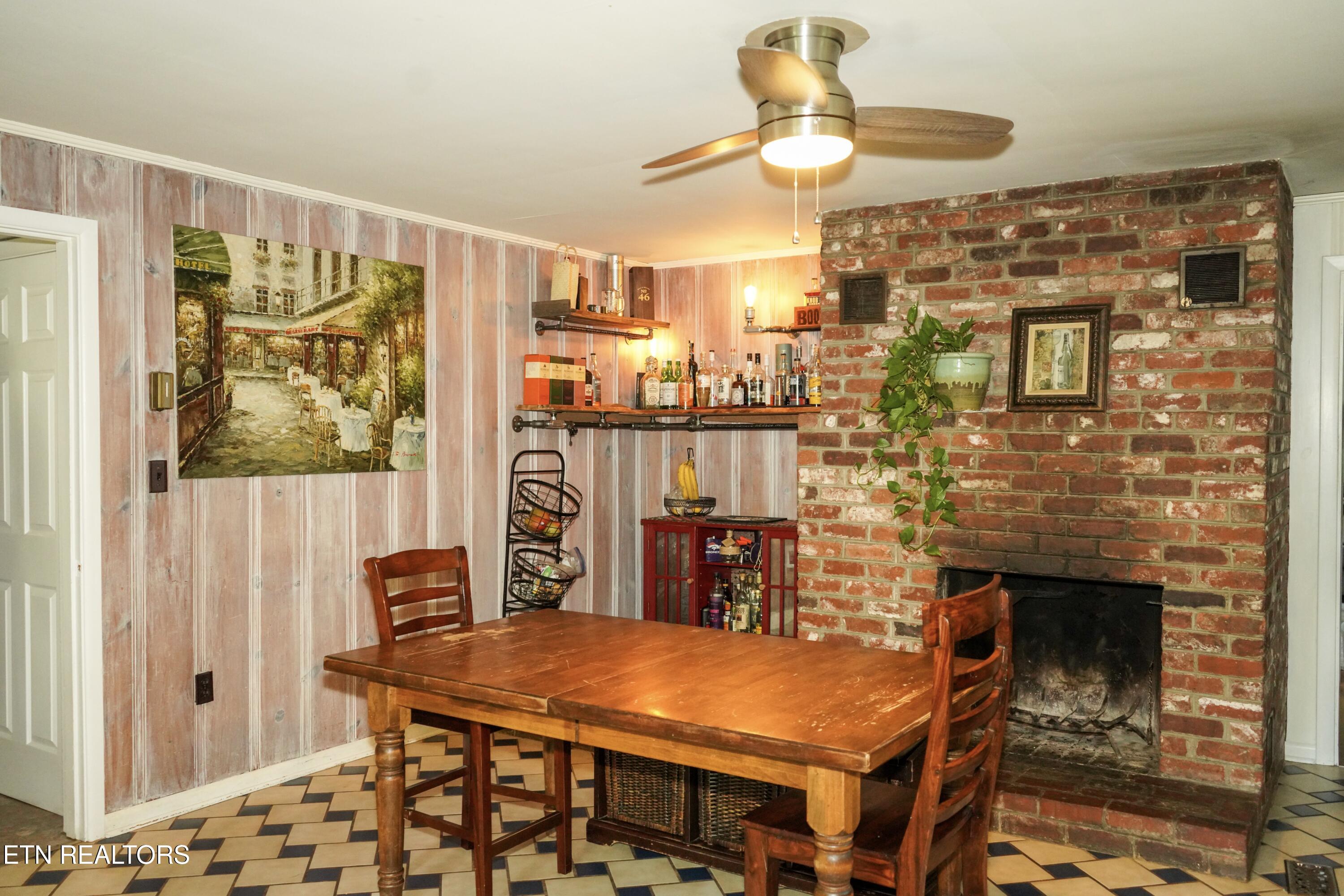 216 Brown Mountain Loop Rd