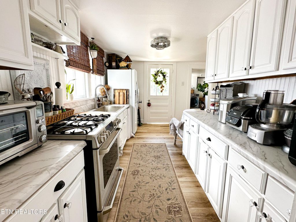 Photo of 501 Williams St, Sweetwater, TN 37874 (MLS # 1325694)