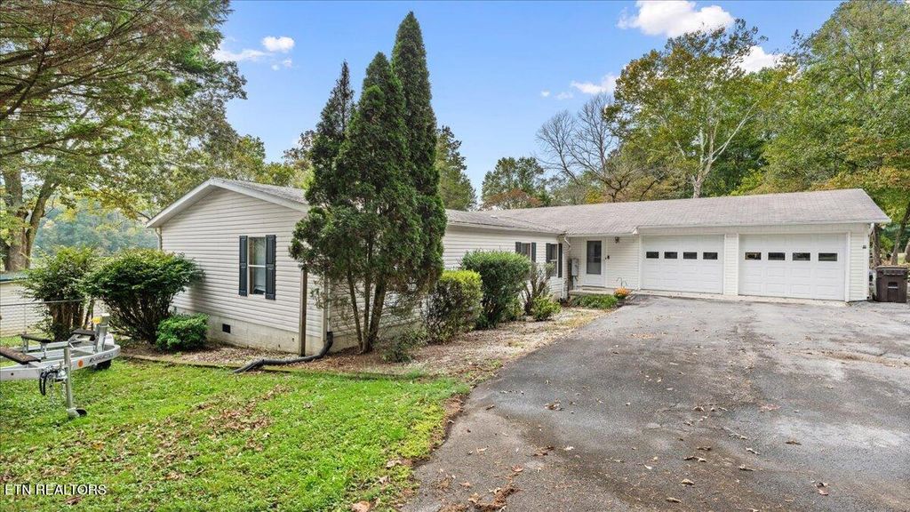 Photo of 206 Willow Drive, Kingston, TN 37763 (MLS # 1316385)