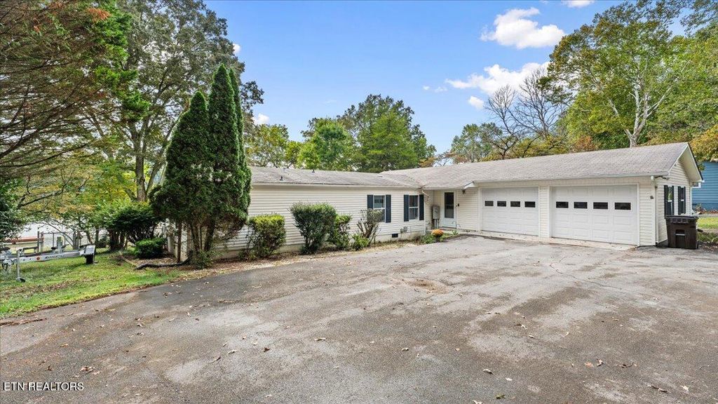 Photo of 206 Willow Drive, Kingston, TN 37763 (MLS # 1316385)