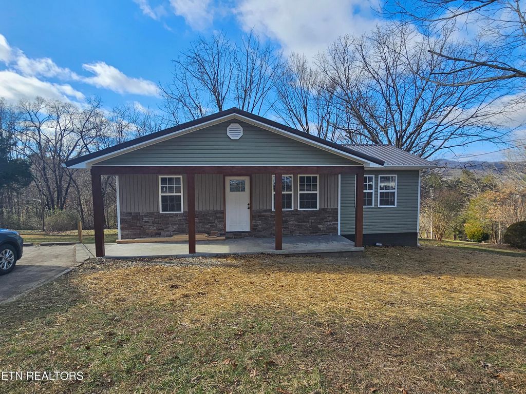 Photo of 144 Stratford Rd, Harrogate, TN 37752 (MLS # 1325200)