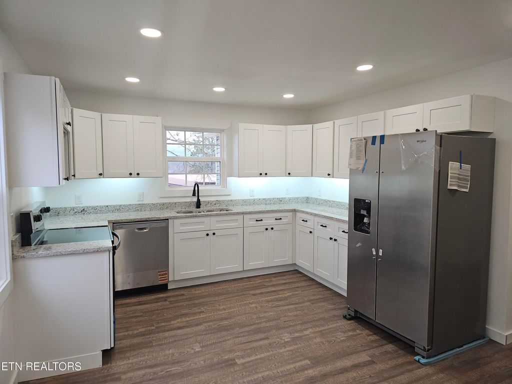 Photo of 144 Stratford Rd, Harrogate, TN 37752 (MLS # 1325200)