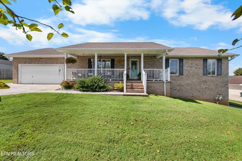 Photo of 5635 Brandon Park Drive, Maryville, TN 37804 (MLS # 1353728)