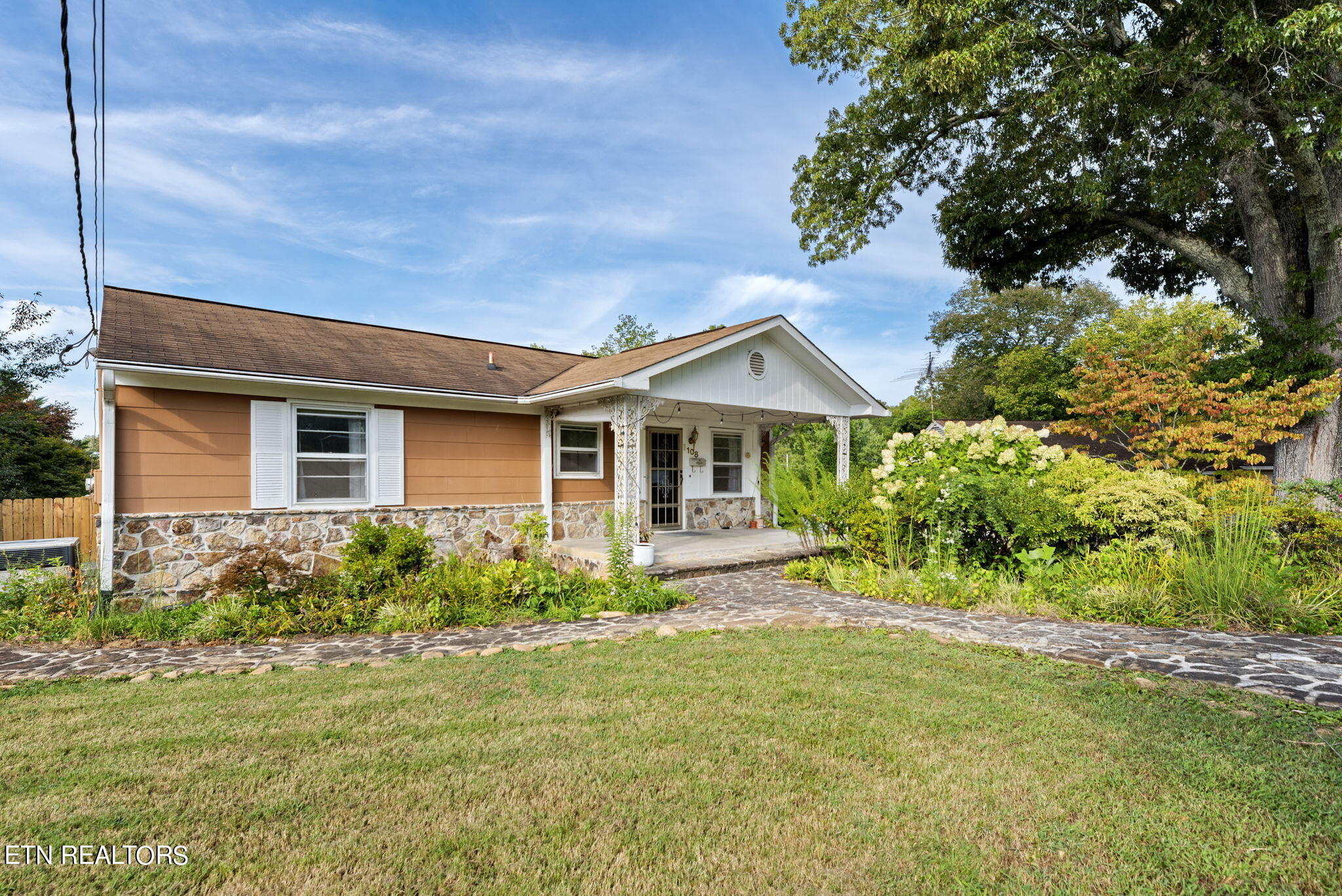 View Oak Ridge, TN 37830 house