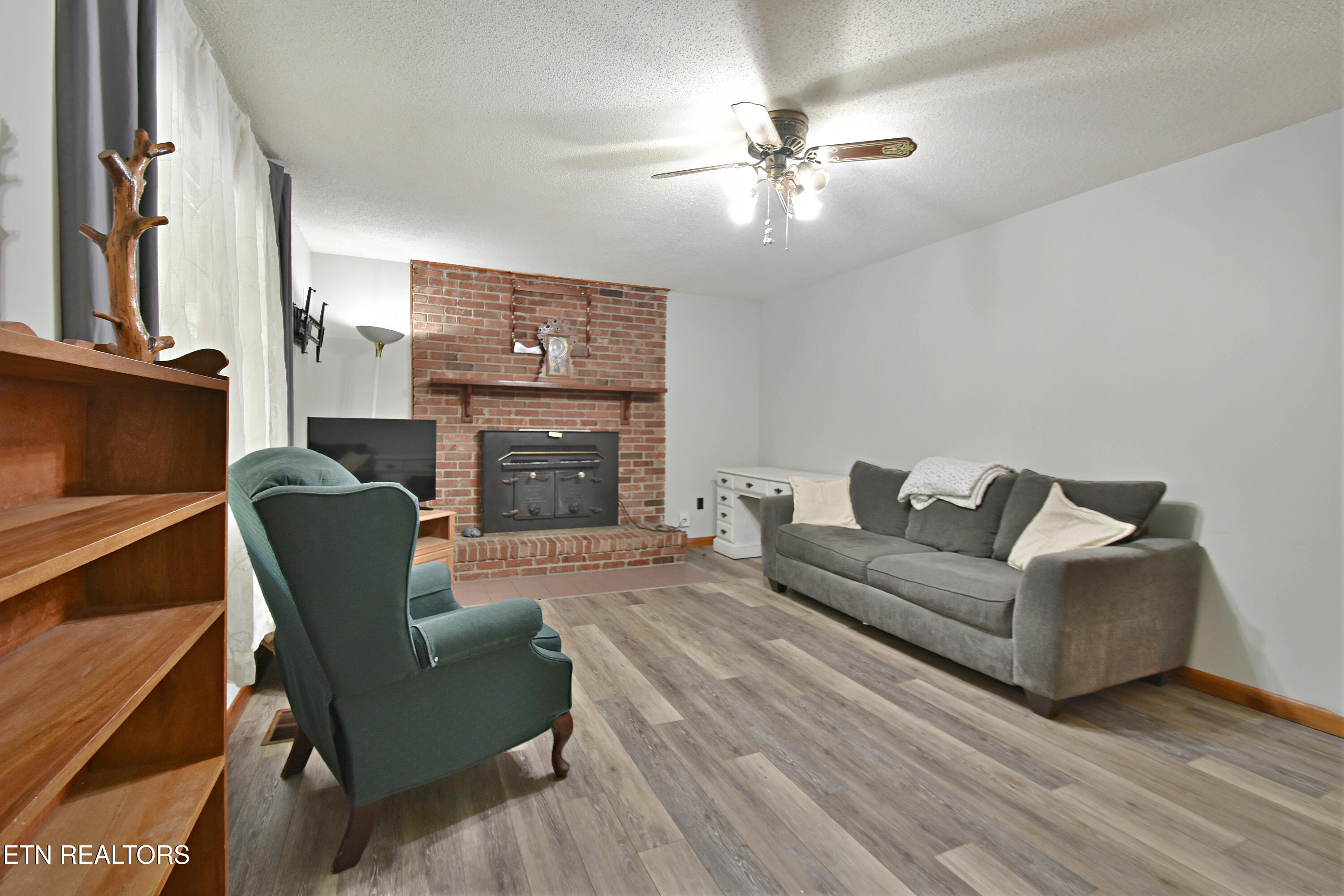 1734 Dogwood Valley Rd