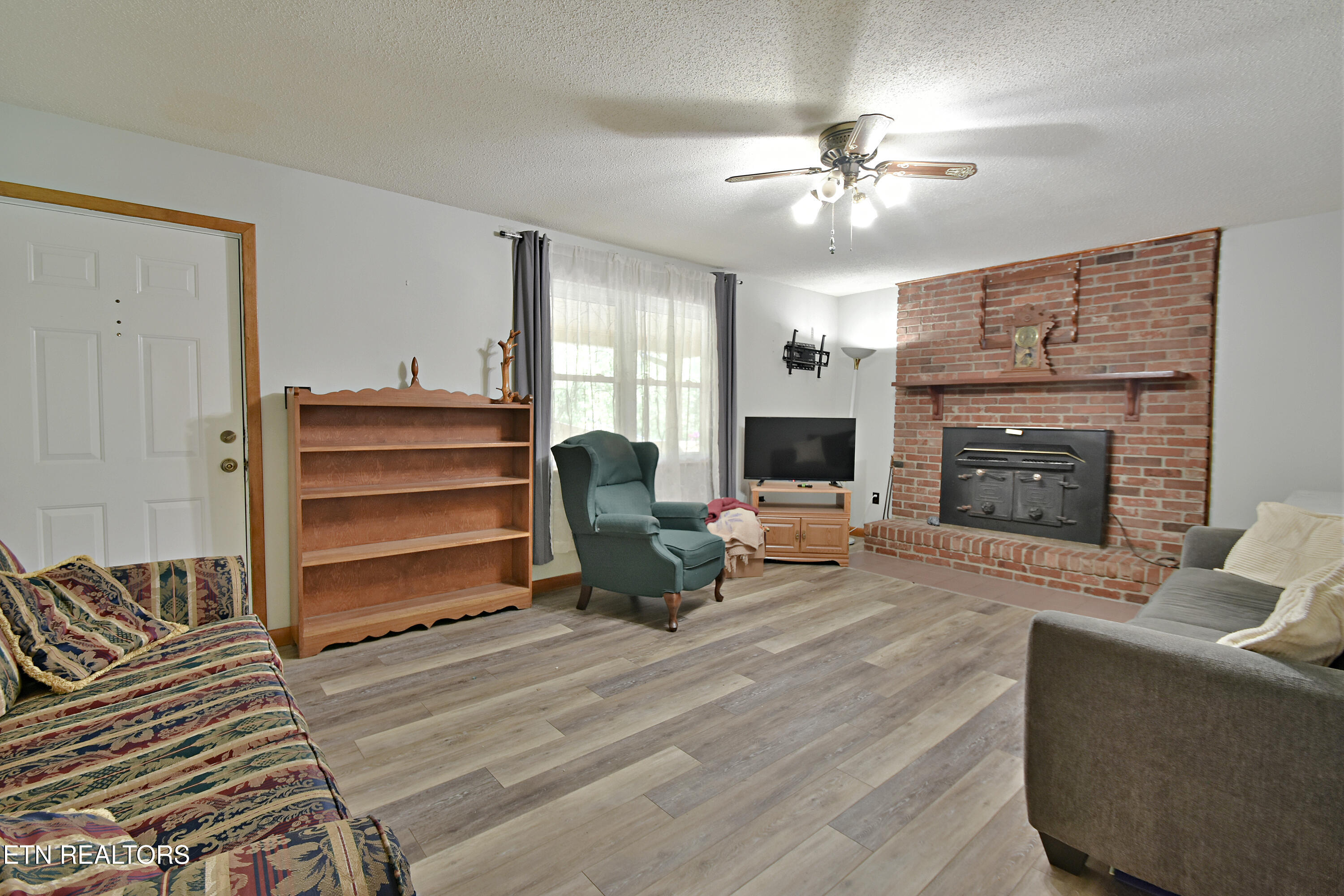 1734 Dogwood Valley Rd