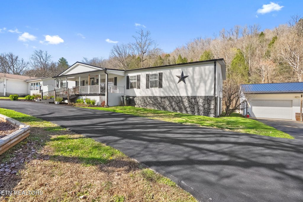 Photo of 1020 Cox Circle, Oliver Springs, TN 37840 (MLS # 1333543)