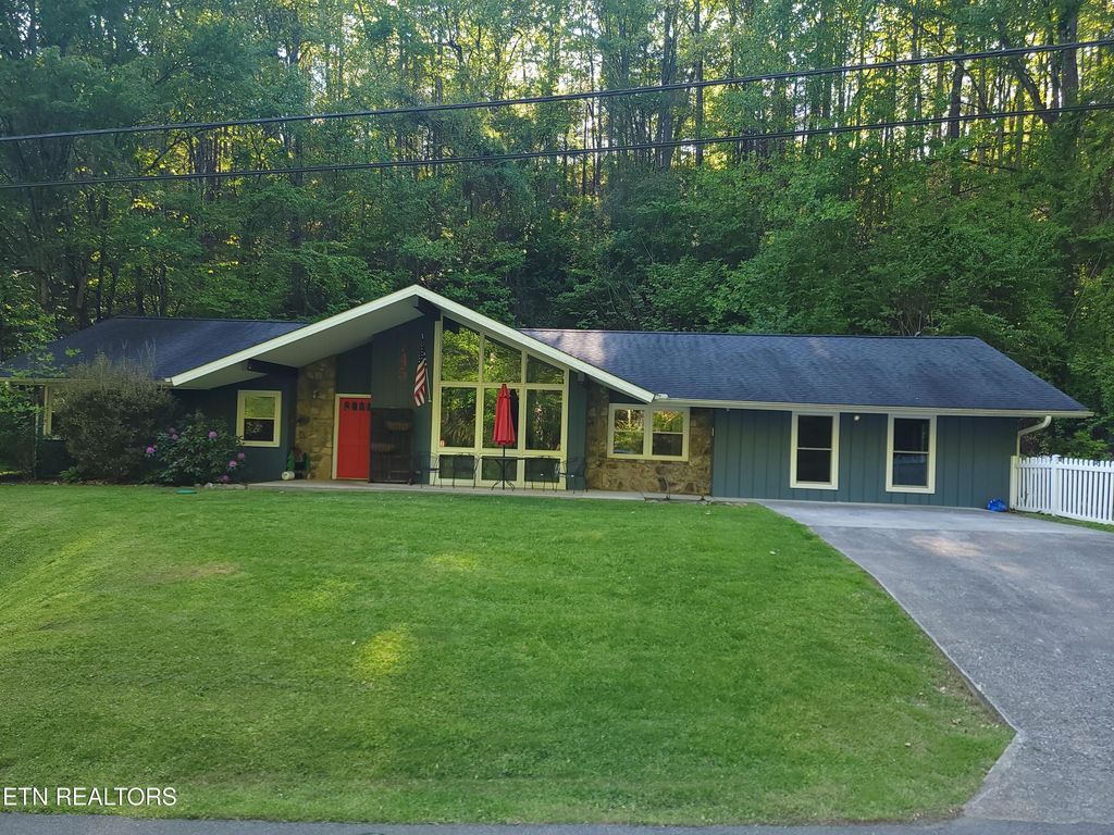 Photo of 745 Hidden Valley Rd, Gatlinburg, TN 37738 (MLS # 1321949)