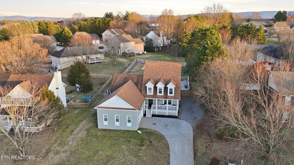 Photo of 1846 Southcliff Drive, Maryville, TN 37803 (MLS # 1329152)