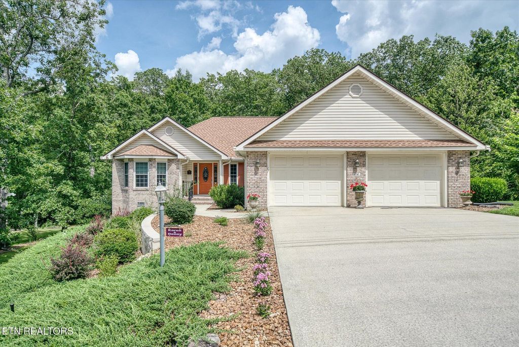 Photo of 114 Bent Oak Terrace, Crossville, TN 38558 (MLS # 1329680)