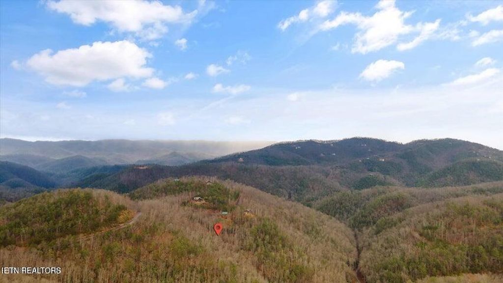 Photo of 6 Deep Spring Lane, Sevierville, TN 37862 (MLS # 1324219)