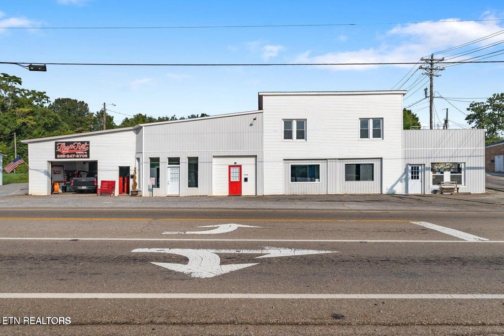 Photo of 900 Mulberry St #Unit C, Loudon, TN 37774 (MLS # 1328884)