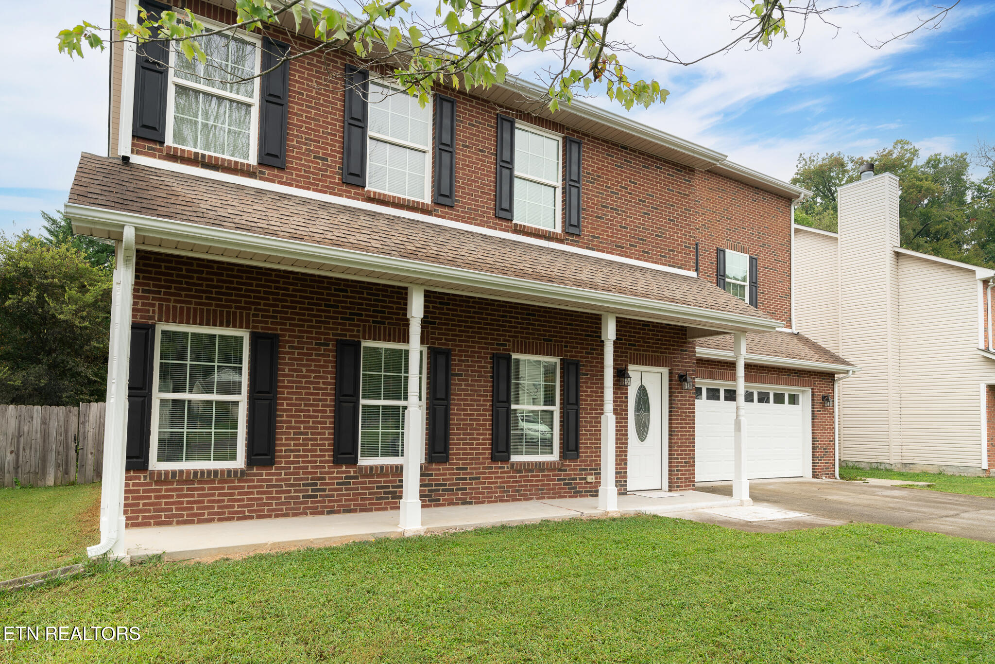 819 Dowry Lane