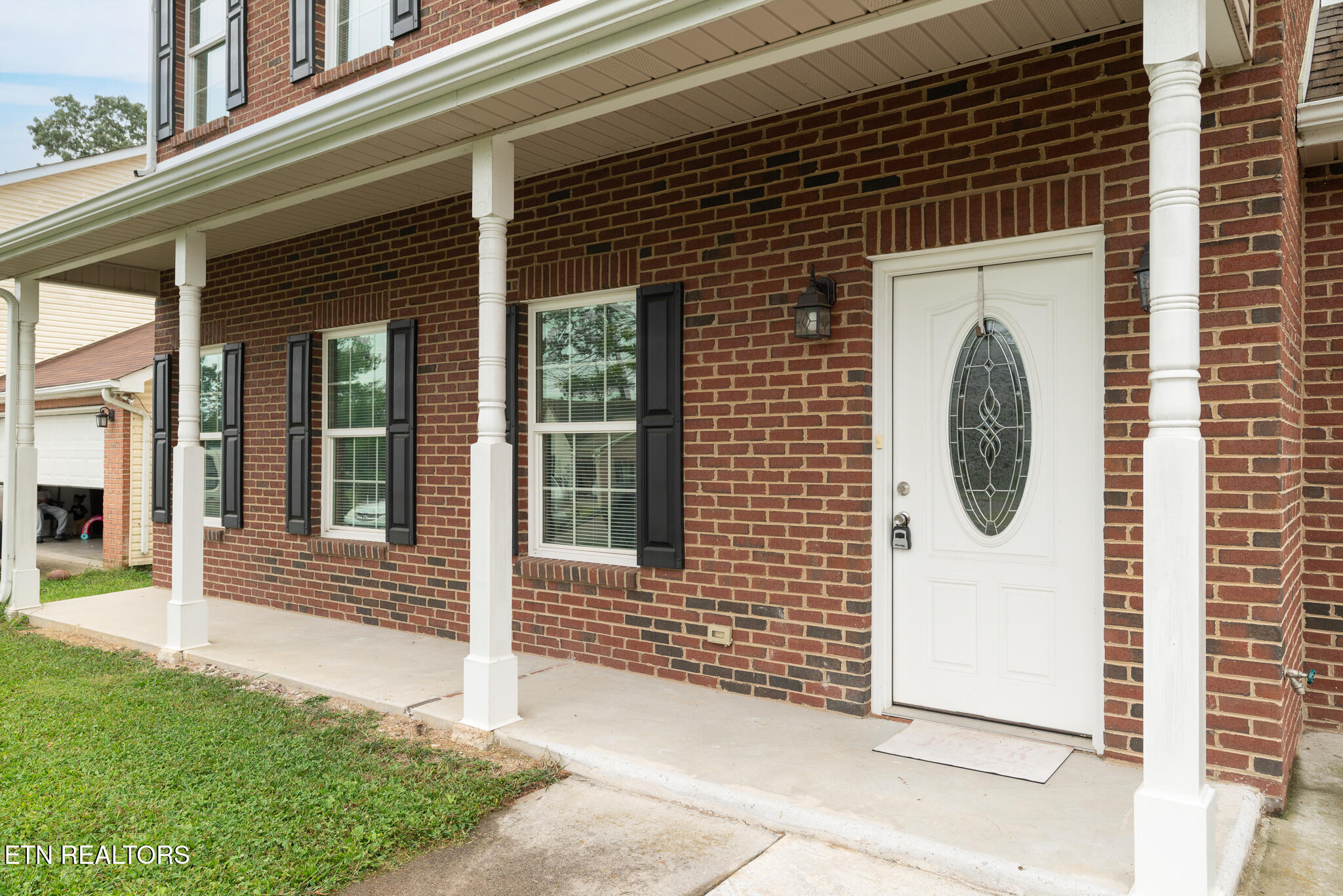 819 Dowry Lane