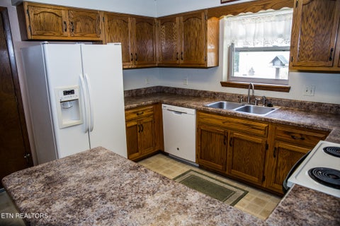 Tiny photo for 120 Lakeside Drive, Crossville, TN 38558 (MLS # 1358383)