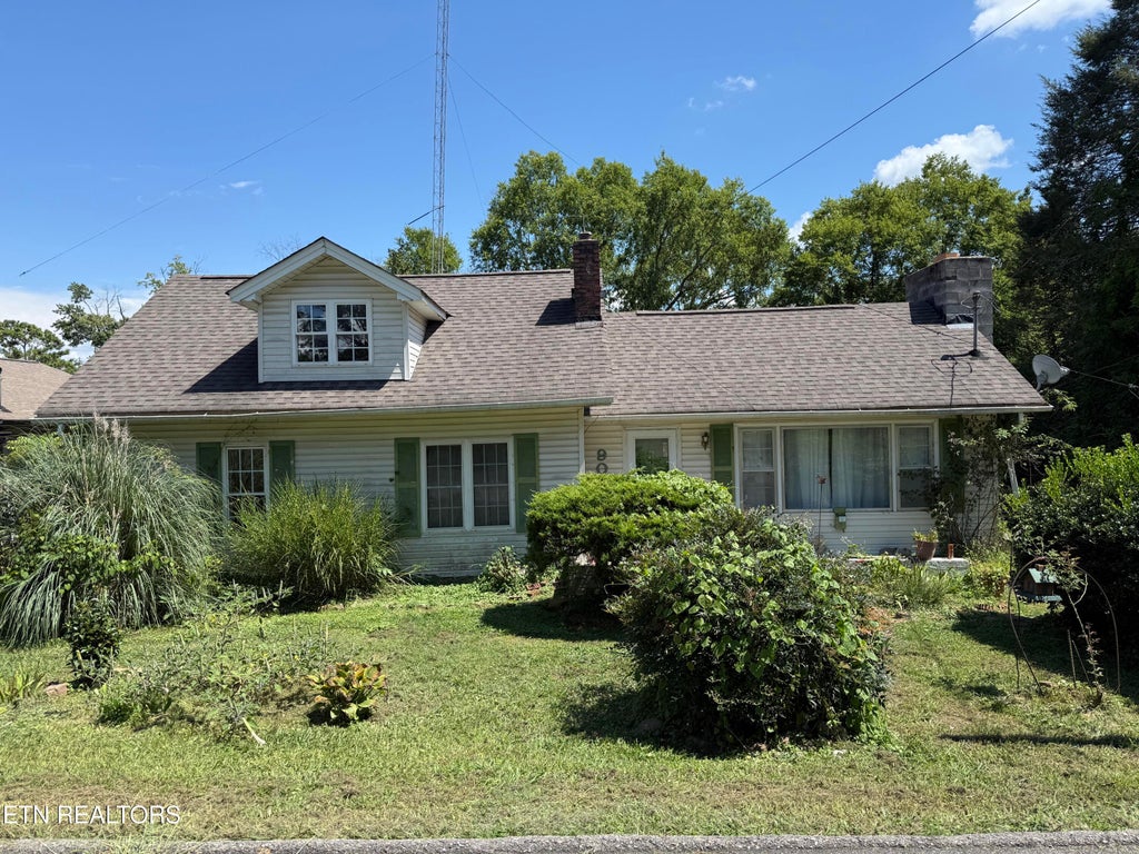 Photo of 907 High St, Clinton, TN 37716 (MLS # 1351702)
