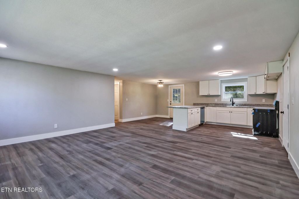 Photo of 1700 E 1st St, Crossville, TN 38555 (MLS # 1304670)