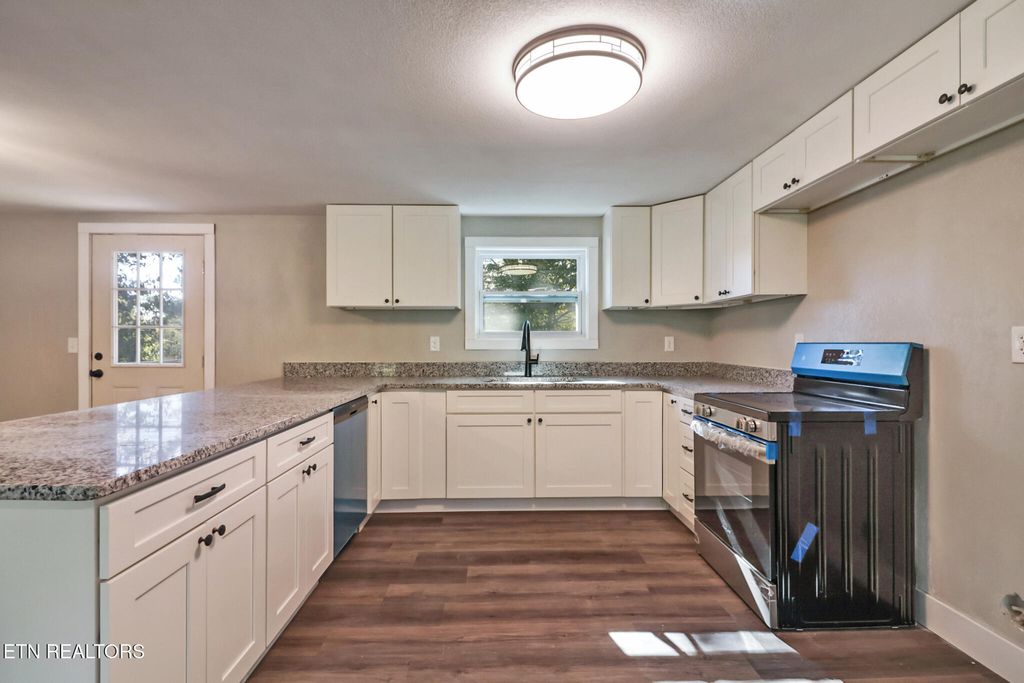 Photo of 1700 E 1st St, Crossville, TN 38555 (MLS # 1304670)