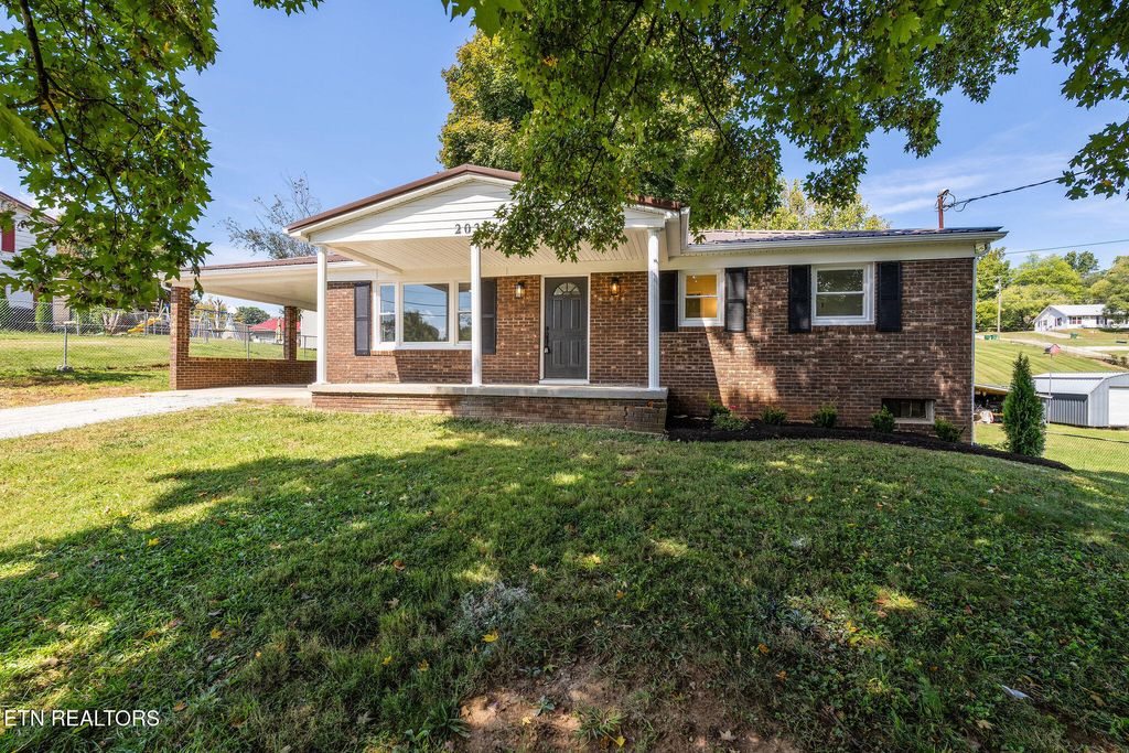 Photo of 2035 Reese St, Morristown, TN 37814 (MLS # 1315905)