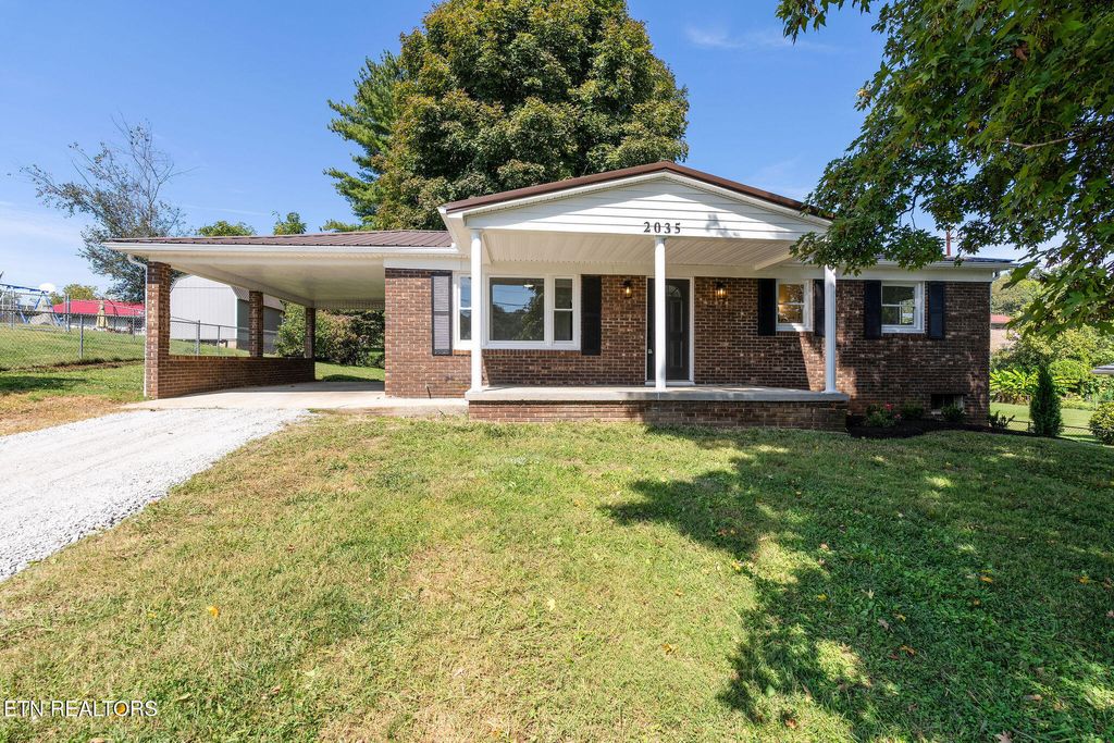 Photo of 2035 Reese St, Morristown, TN 37814 (MLS # 1315905)