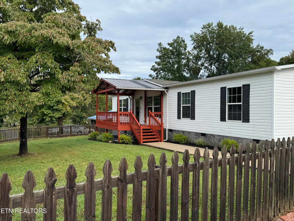 Photo of 304 Peach Tree Circle, Wartburg, TN 37887 (MLS # 1355276)