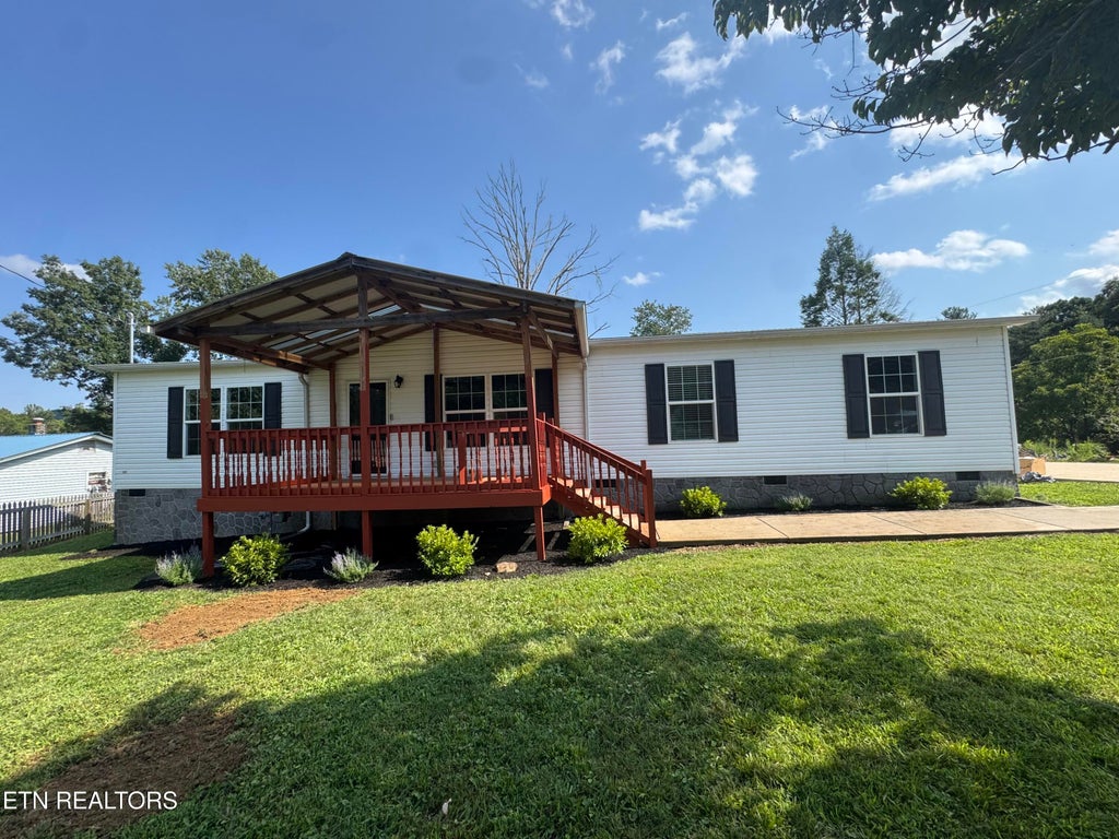 Photo of 304 Peach Tree Circle, Wartburg, TN 37887 (MLS # 1355276)