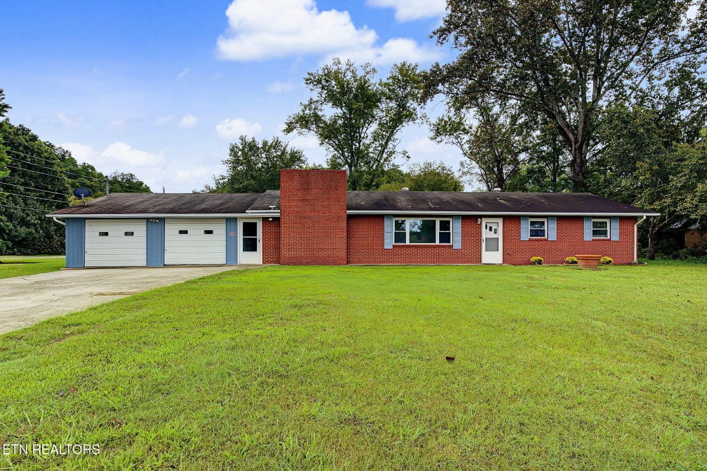 Photo of 233 Estate Drive, Sevierville, TN 37862 (MLS # 1356778)