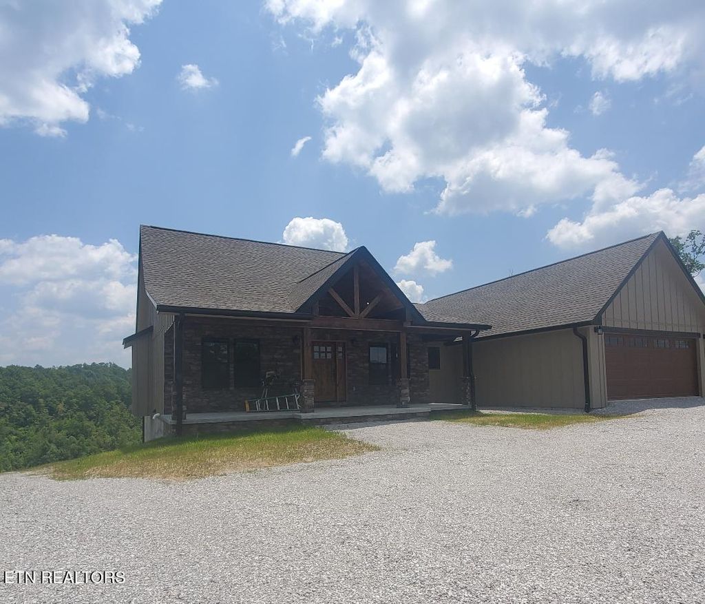 Photo of 868 ELB Private Drive, Huntsville, TN 37756 (MLS # 1303193)