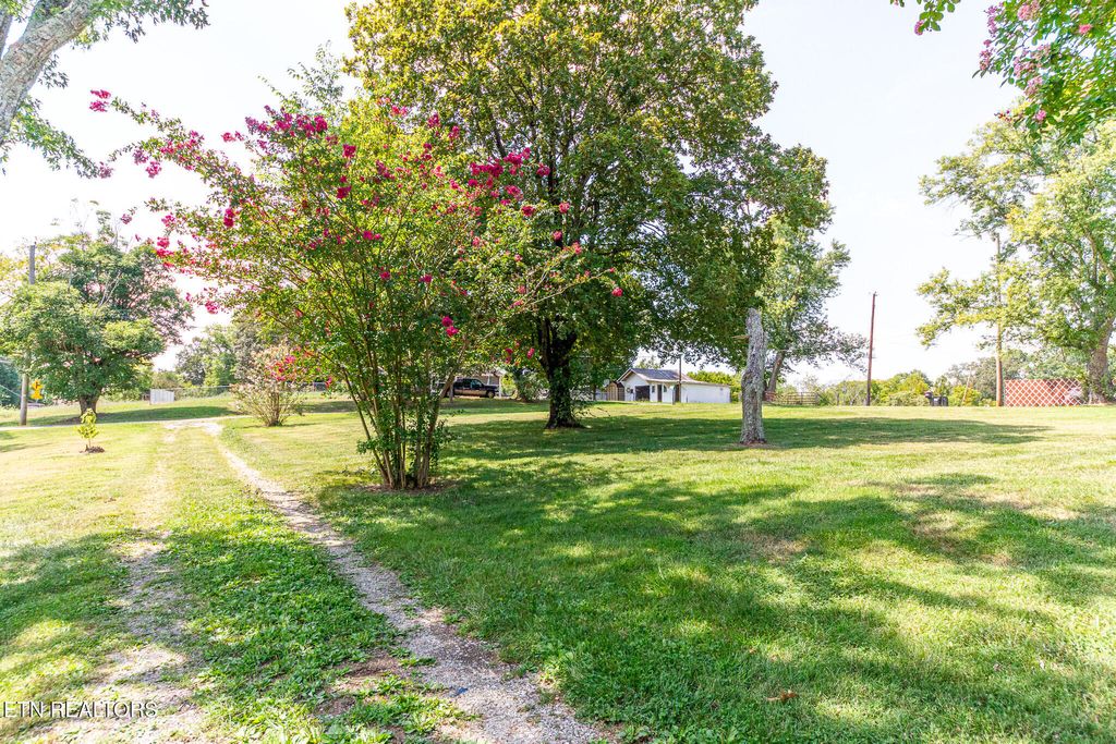 Photo of 1926 Princeton Rd, Maryville, TN 37801 (MLS # 1325427)