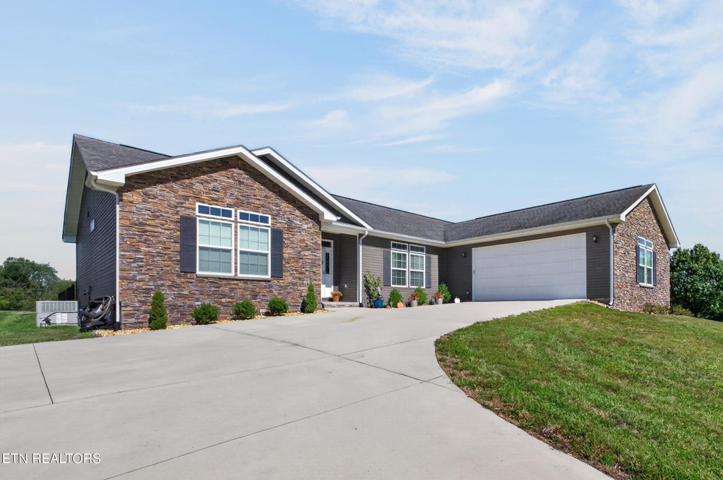 Photo of 40 Highland Ridge Drive, Crossville, TN 38555 (MLS # 1357824)