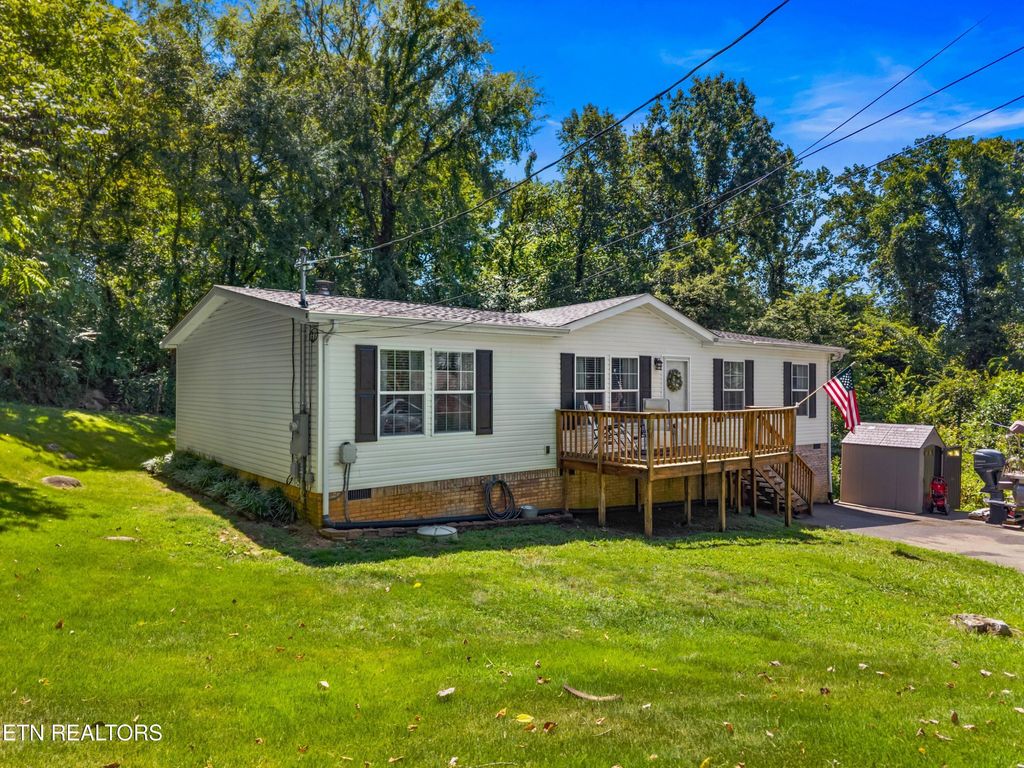 Photo of 831 Pineridge Rd, Dandridge, TN 37725 (MLS # 1347431)