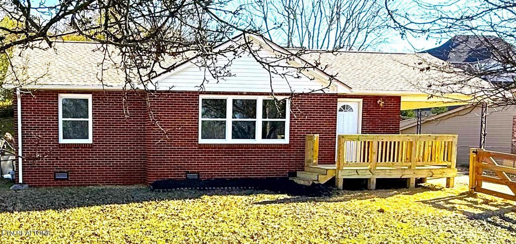 Photo of 807 Brown Ave, Kingston, TN 37763 (MLS # 1285419)