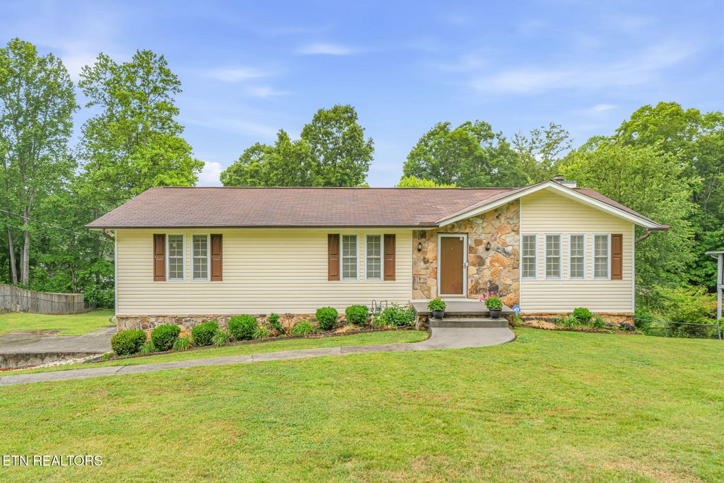 Photo of 7921 Blueberry Rd, Powell, TN 37849 (MLS # 1340023)