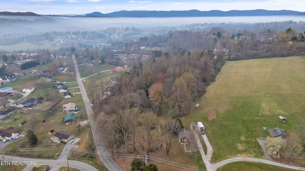 Photo of 1120 Loop Rd, LaFollette, TN 37766 (MLS # 1295710)
