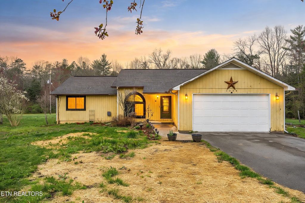 Photo of 1334 Niggs Creek Rd, Oneida, TN 37841 (MLS # 1333080)