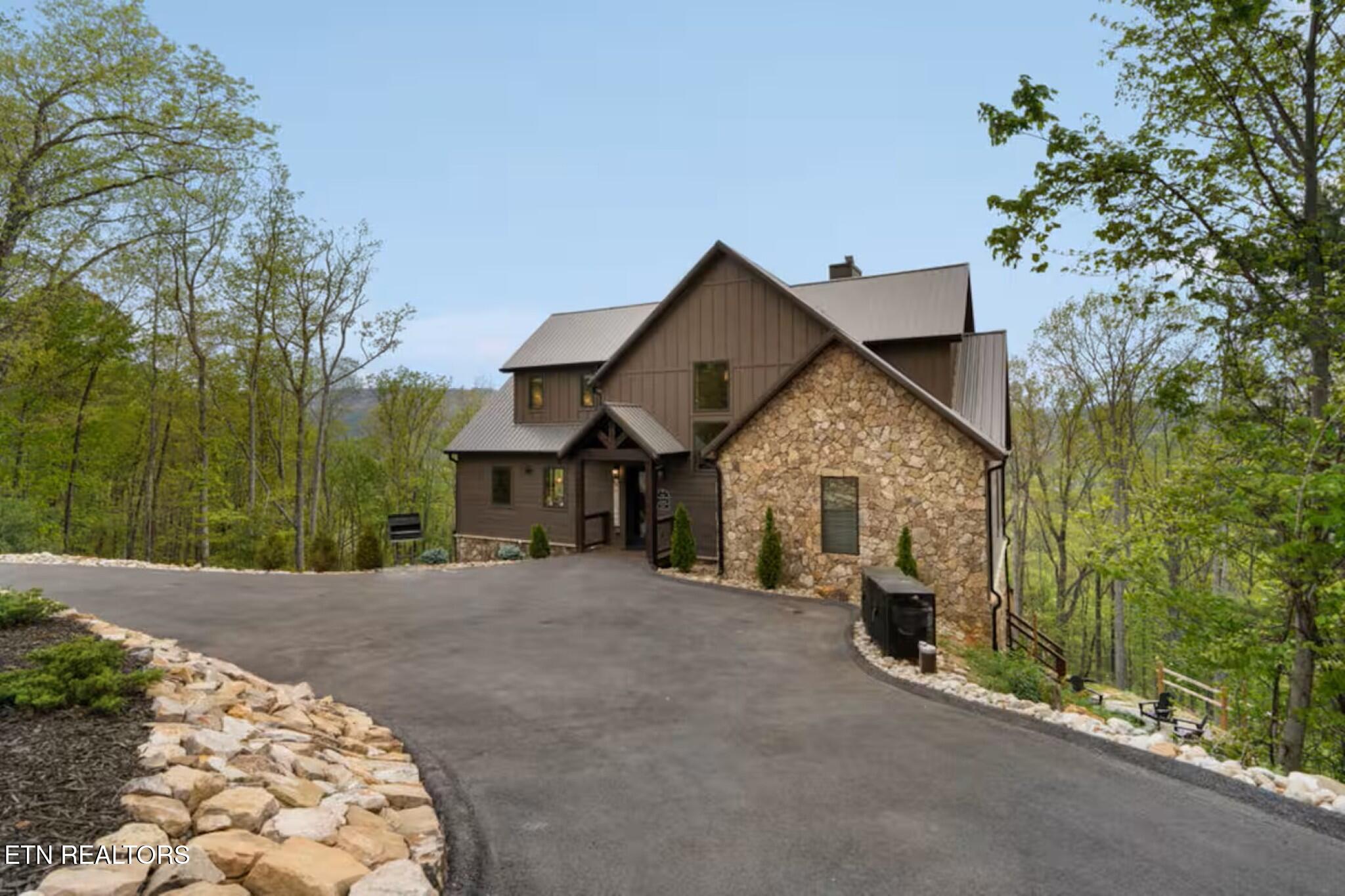 5016 Long Rifle Rd