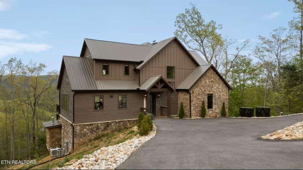 Photo of 5016 Long Rifle Rd, Walland, TN 37886 (MLS # 1336130)