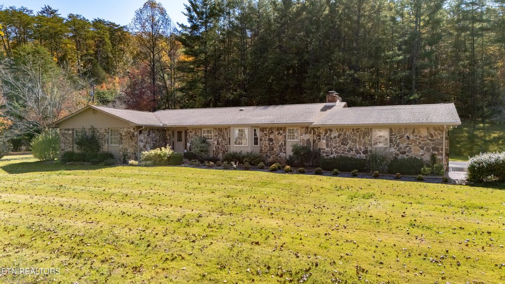 Photo of 4553 Lone Mountain Rd, New Tazewell, TN 37825 (MLS # 1282192)