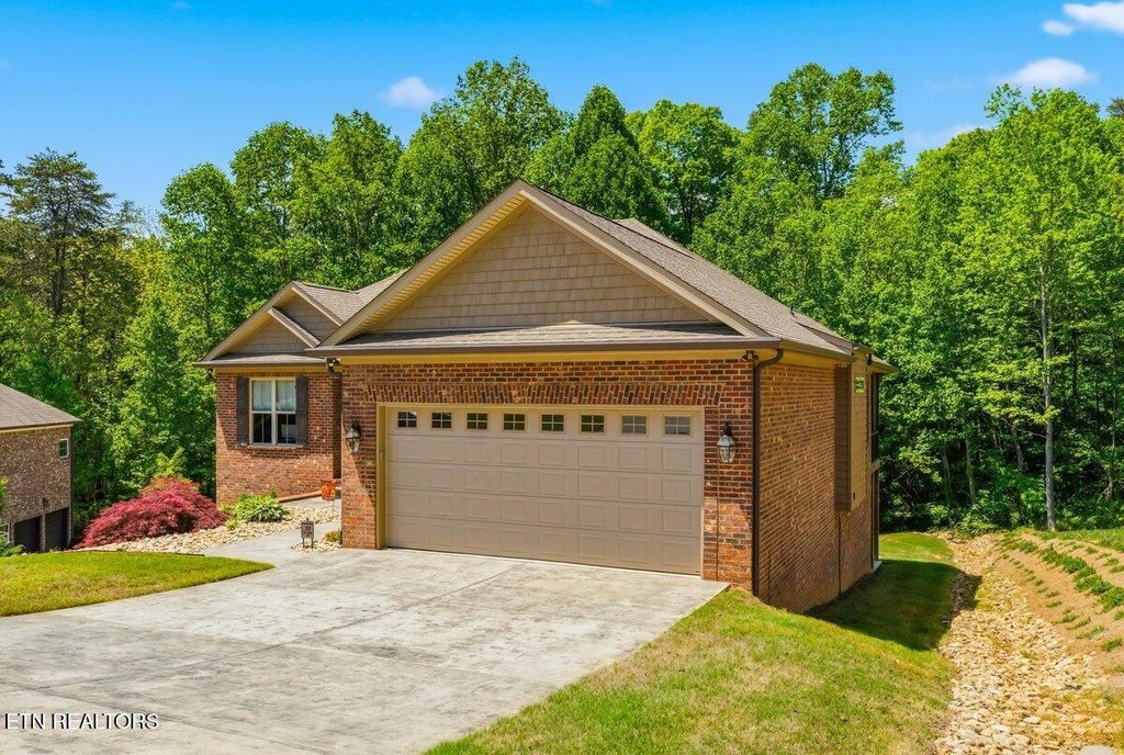 Photo of 107 Daleyuhski Way, Loudon, TN 37774 (MLS # 1333146)