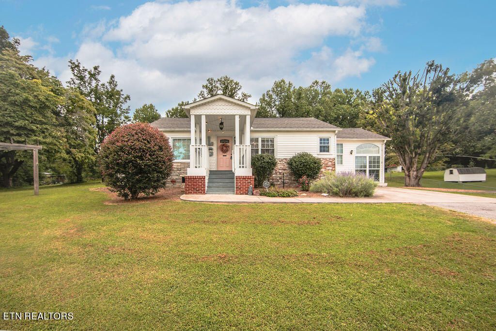 Photo of 106 Michelle Lane, Oliver Springs, TN 37840 (MLS # 1251734)