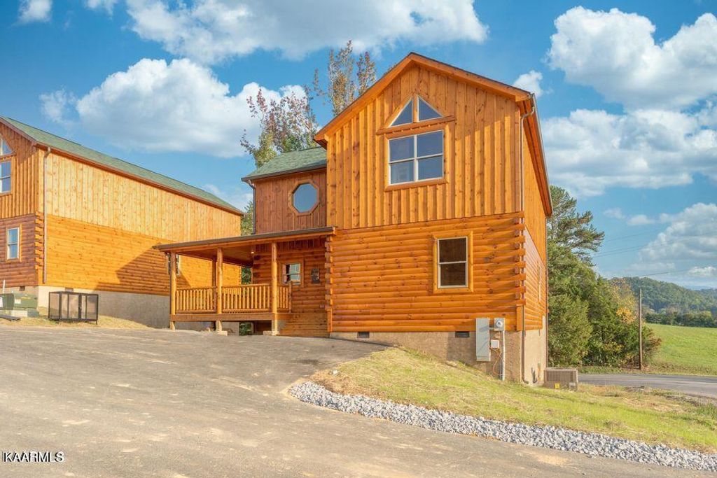 Photo of 23 Heritage Hills Drive, Pigeon Forge, TN 37863 (MLS # 1173123)