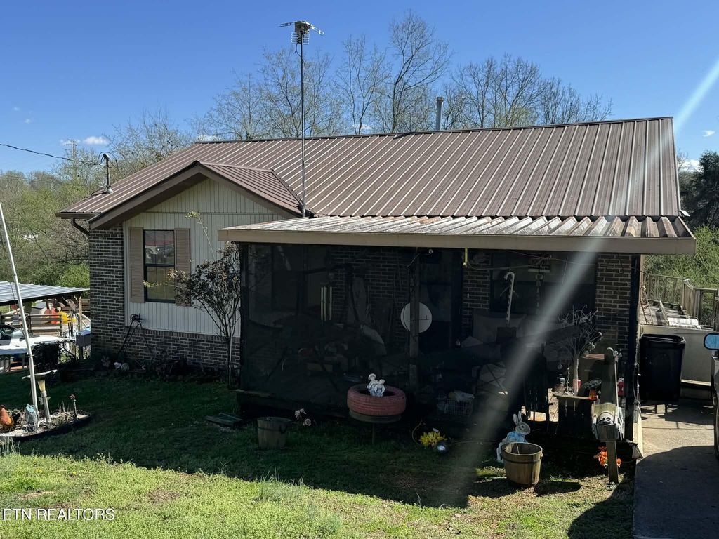 Photo of 523 River Bend Drive, Loudon, TN 37774 (MLS # 1332515)