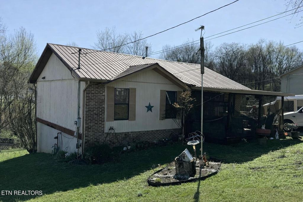 Photo of 523 River Bend Drive, Loudon, TN 37774 (MLS # 1332515)