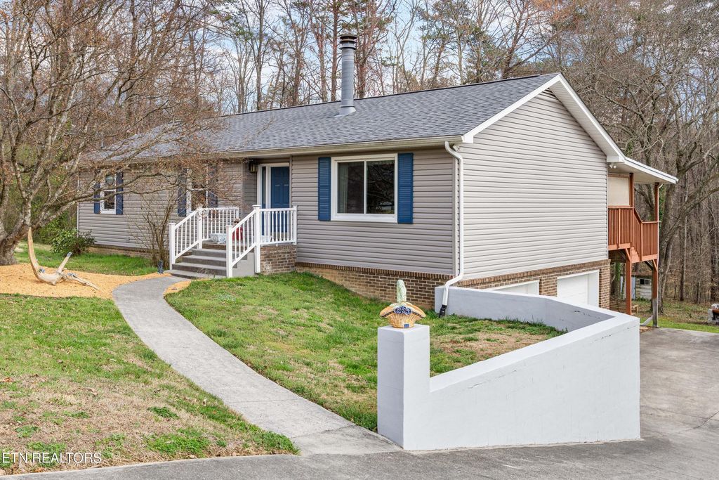 Photo of 100 Pioneer Drive, Clinton, TN 37716 (MLS # 1331888)