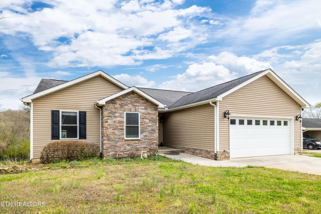 Photo of 2481 Topside Rd, Louisville, TN 37777 (MLS # 1256984)