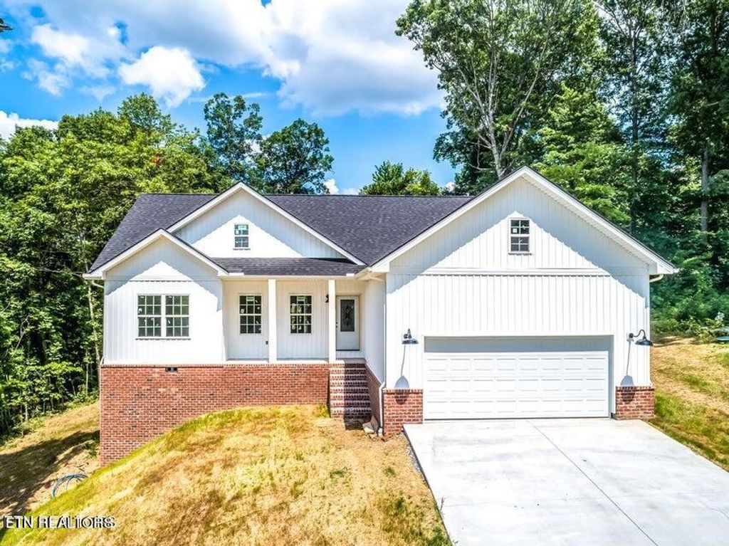 Photo of 132 CROSS Drive, Tazewell, TN 37879 (MLS # 1276301)